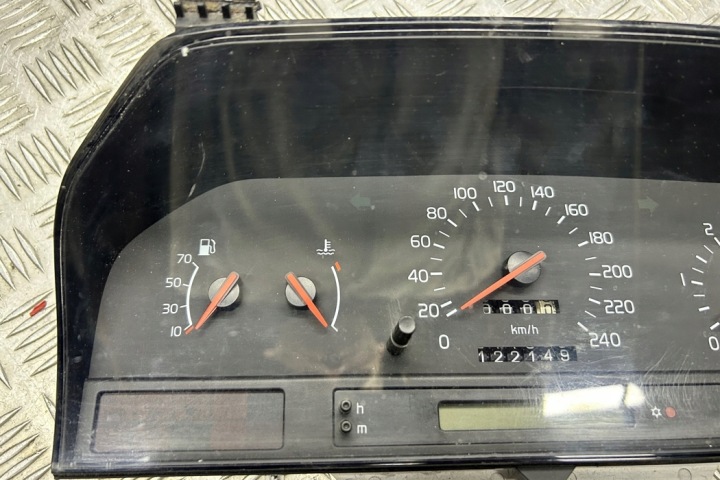 COMPTEUR VOLVO 850 (LS) 9442045 2.5L DIESEL 103KW 1996
