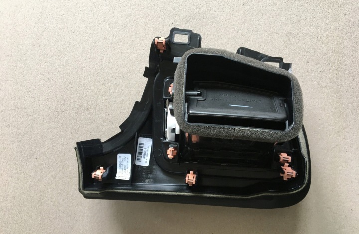 SUZUKI S-CROSS SX4 13- 16- LIFT GRILLE CONDUIT D'AIR GAUCHE DÉCOR CONSOLES EUROPE