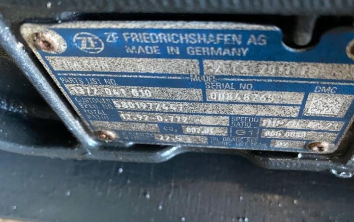 COMPLÈTE BOÎTE DE VITESSES ZF TRAXON AVEC RETARDEREM 1372 041 010 12TX2011