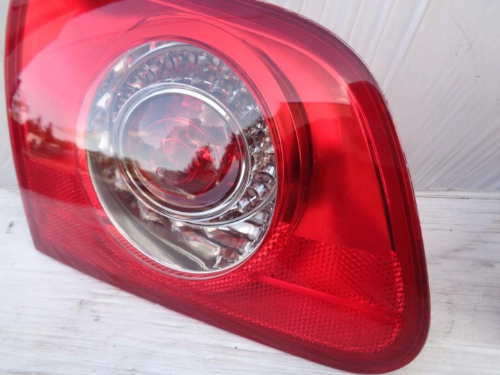 VW PASSAT B6 UNIVERSEL PHARE GAUCHE 3C9945093 ARRIÈRE LED DANS COUVERCLE DE COFFRE