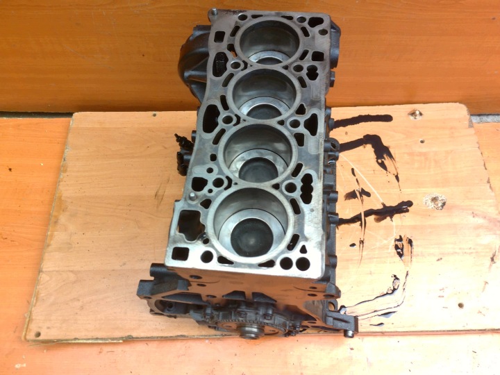 BLOC PISTONS ARBRE VW CADDY IV AUDI SKODA YETI SEAT 2.0 TDI DFS 04L023C V530