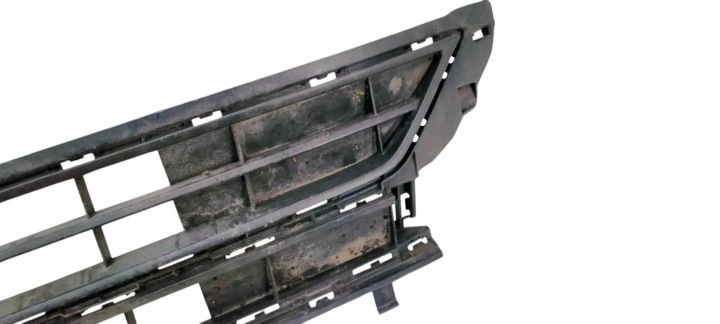 2G0853677M VW POLO VI 6 17- 2G GRILLE SRODKOA PARE-CHOCS AVANT AVANT