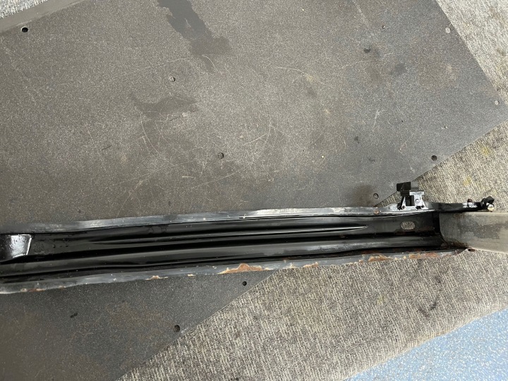 POUTRE AUDI A5 8T0807313