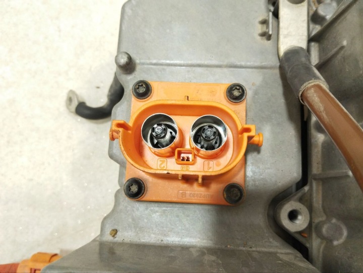 INWERTER AVEC CONVERTISSEUR PORSCHE TAYCAN 2023 9J1959663BL
