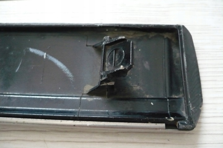 PEUGEOT 407 MOULURE PORTES GAUCHE AVANT