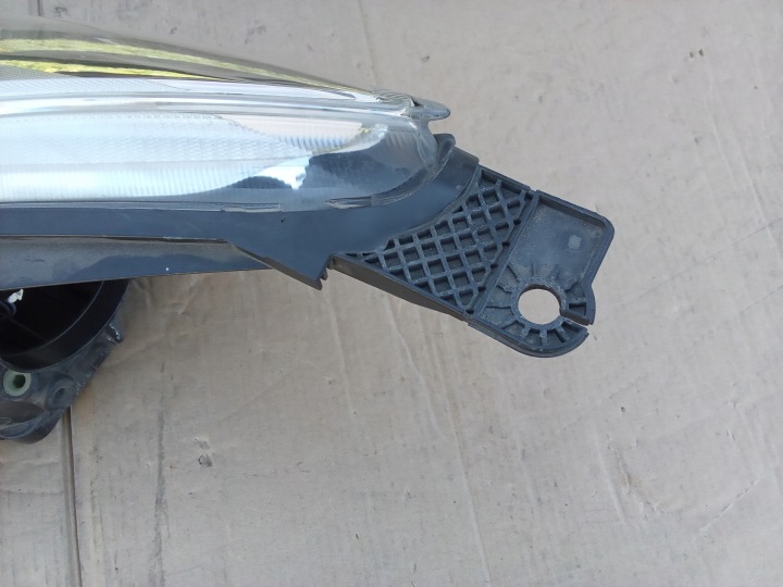 PHARE DROIT AVANT FORD FOCUS MK3 LIFT ORDINAIRE EUROPE