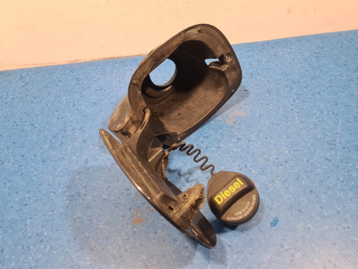VOLVO V60 I CLAPET GOULOTTE DE REMPLISSAGE CARBURANTS 31335707 492-46