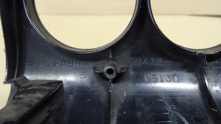 TOYOTA AVENSIS T22 CHÂSSIS RADIO 5541205130