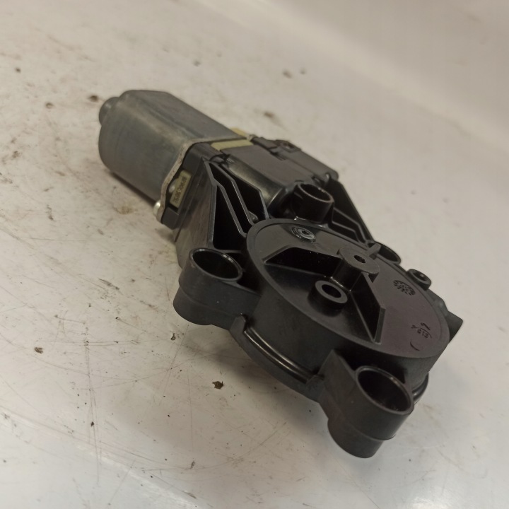 FORD FIESTA MK7 PETIT MOTEUR VITRES DROIT AVANT 8A61-14553-A