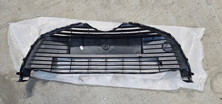 TOYOTA YARIS 3 LIFT GRILLE CALANDRE 53102-0D040/50