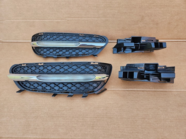 MERCEDES E CLASSE W212 09-12 AVANTGARDE GRILLE PARE-CHOCS AVANT DROITE LED