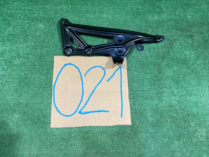 BMW X1 F48 SUPPORT FIXATION GARDE-BOUE DROIT DROIT AVANT 7329448