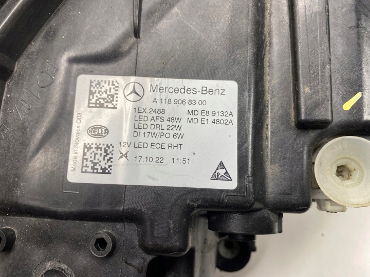 MERCEDES CLA W118 PHARE GAUCHE GAUCHE AVANT AVANT A1189068300