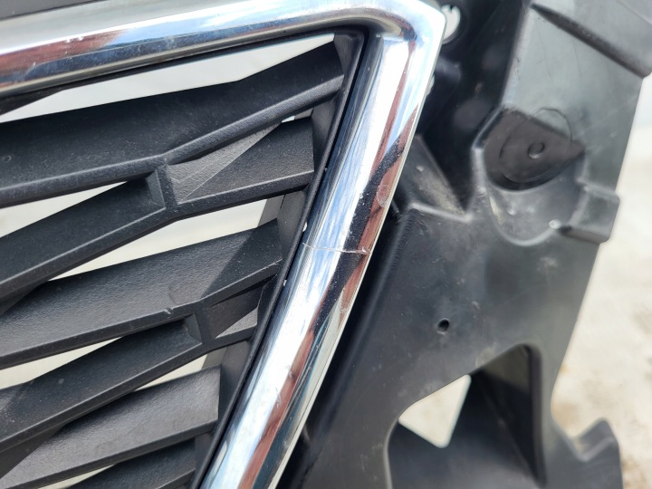 GRILLE CALANDRE PARE-CHOCS SEAT LEON III 5F0853654