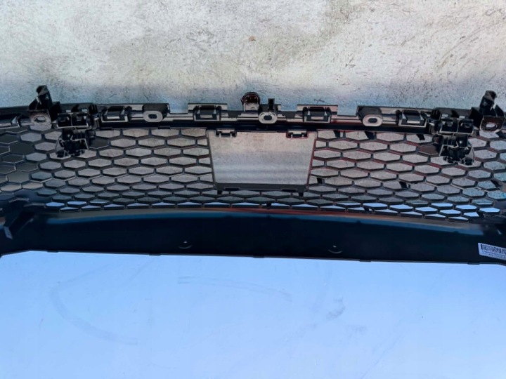OPEL CORSA F LIFT 23- GRILLE CALANDRE PARE-CHOCS CENTRALE NEUF OE 8824