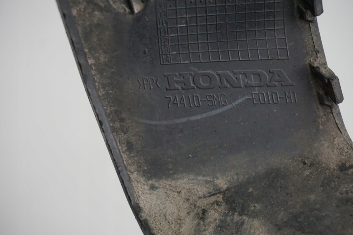 HONDA CIVIC VIII UFO MOULURE GARDE-BOUE GAUCHE ARRIÈRE 74410-SMG-E500 2008ROK