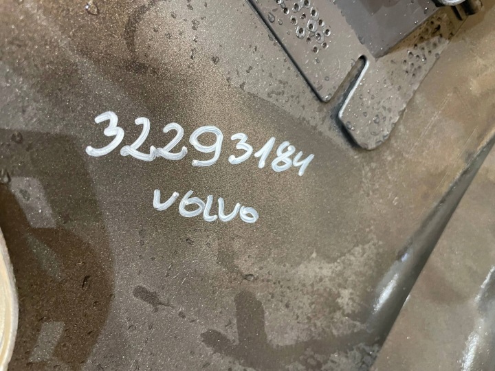 VOLVO V90 V-90 II 2 16-20 PARE-CHOCS ARRIÈRE ARRIÈRE