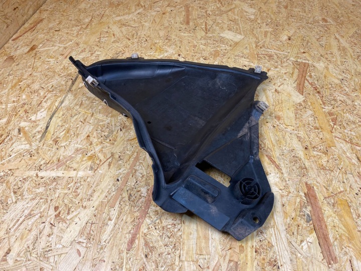 TRIANGLE PASSAGE DE ROUE PROTECTION INFÉRIEURE AVANT GAUCHE BMW 5 G30 G31 MODULE 8060031