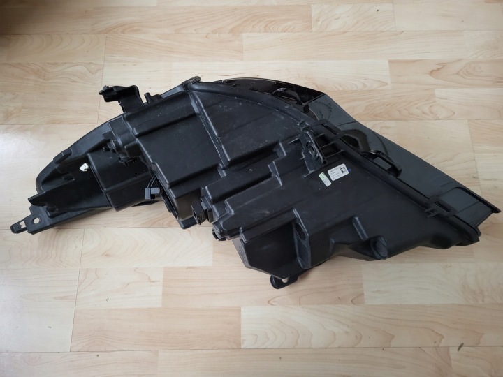 PHARE AVANT DROITE OPEL ASTRA V K 15-21R 796.04.000.02 ORIGINAL