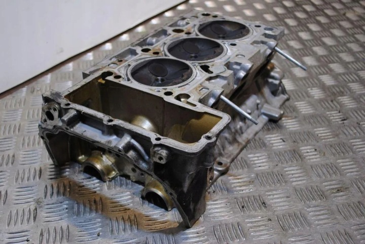 CULASSE MOTEUR AUDI Q5 (8R) 06E103404A 3.2L GASOLINE 2010