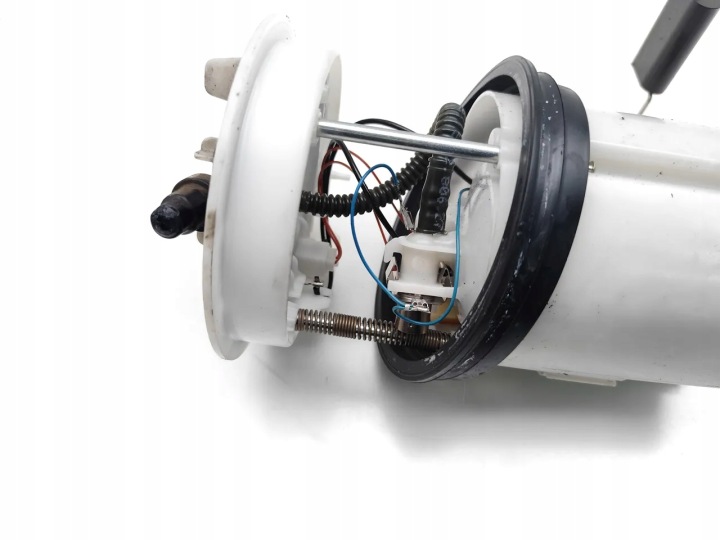 VOLVO V40 POMPE CARBURANTS DANS ZBIORNIKU T2 ESSENCE 90KW (122 HP) 31321091 2018