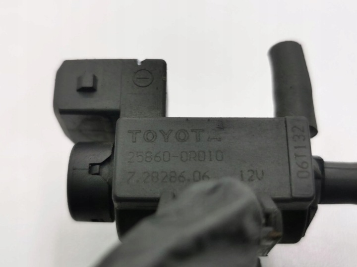 TOYOTA RAV 4 (XA30) SOUPAPE VAPEUR CARBURANTS 2006 258600R010