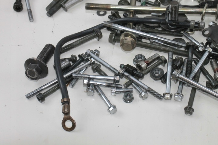 SUZUKI VL 800 VOLUSIA BOULONS KIT VIS AVEC MOTEUR ENSEMBLE