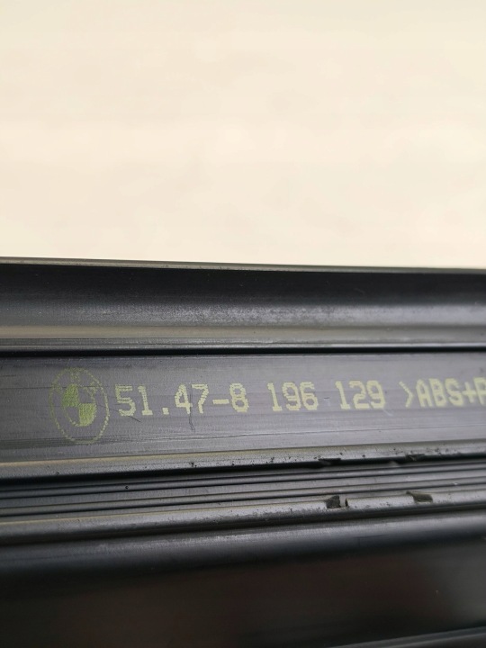 BMW 3 E46 1998 MOULURE SEUIL AVANT