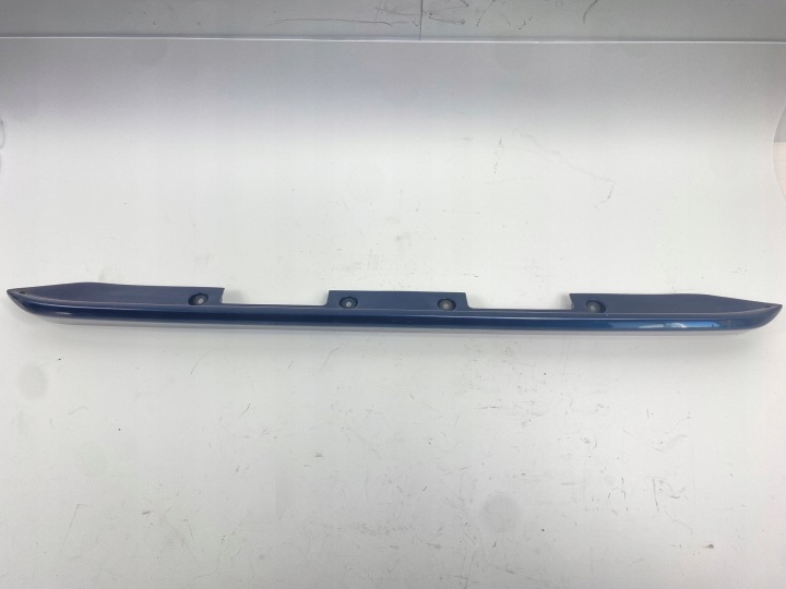 MOULURE PODSWIETLANIA CADRE DE PLAQUE D'IMMATRICULATION MERCEDES W124 UNIVERSEL 1247400093