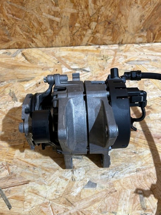 ALTERNATEUR VALEO MERCEDES ESSENCE GLA 2023 1,3 B 200A 14V A0009061311
