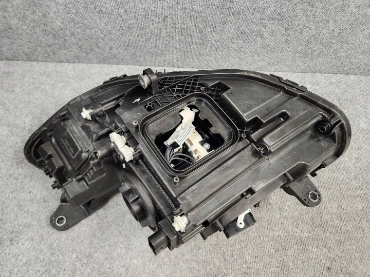 PROJECTEUR PHARE AVANT AVANT DROITE MERCEDES CLS W257 COMPLET LED 18-23