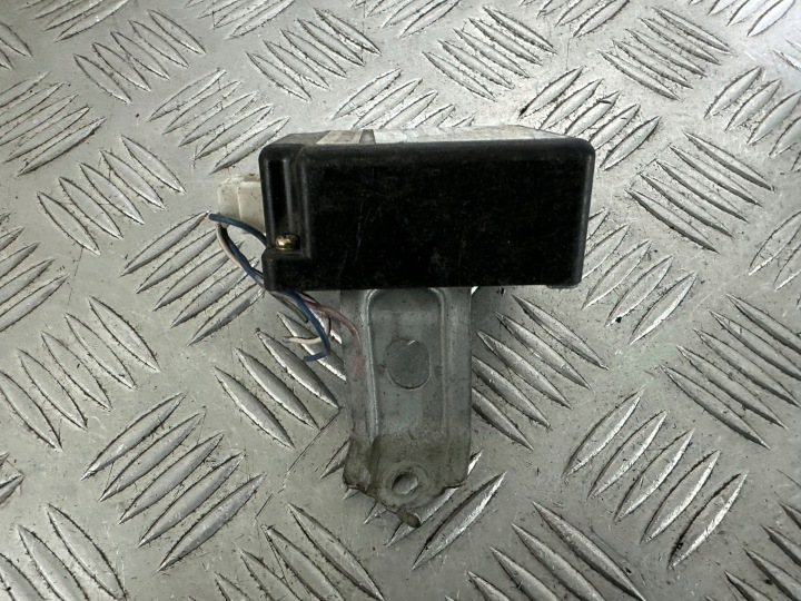 TOYOTA YARIS VERSO CONTRÔLEUR MODULE SERRURE CENTRAL 89741-52020