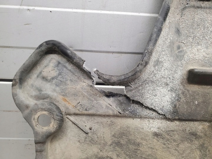 AUDI S5 8F0863822 AVEC AVANT CARCASSES