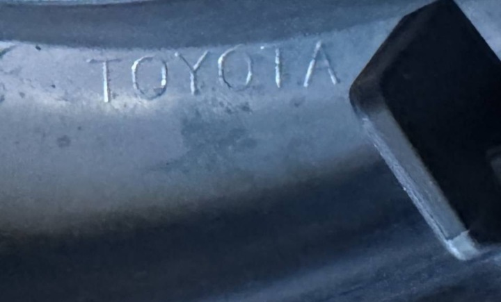 TOYOTA RAV IV 20-22R CHÂSSIS DOUILLE HALOGÈNE GAUCHE 81484-42030 52126-42040