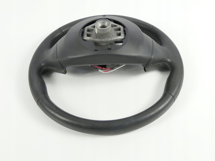 VOLANT CUIR AVEC TEMPOMATEM RENAULT SCENIC III 09-11R.