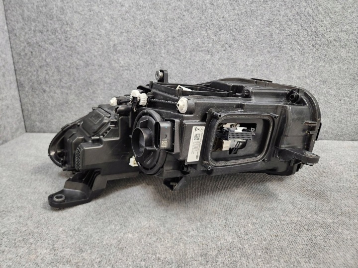 PROJECTEUR PHARE AVANT AVANT DROITE MERCEDES CLS W257 COMPLET LED 18-23