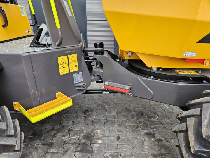 WOZIDLO MECALAC TA3 2025R. SEULEMENT 2 MTG 3 TONNES JCB TEREX AUSA THWAITES