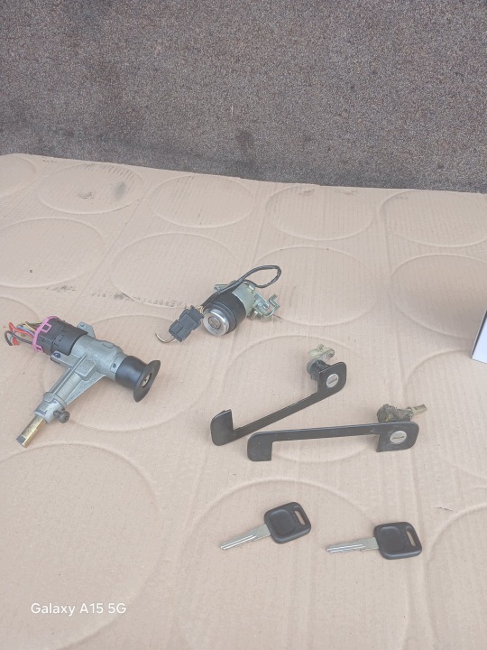CONTACTEUR D'ALLUMAGE INSERTS CLÉS ENSEMBLE ORIGINAL AUDI 80 B4 BERLINE