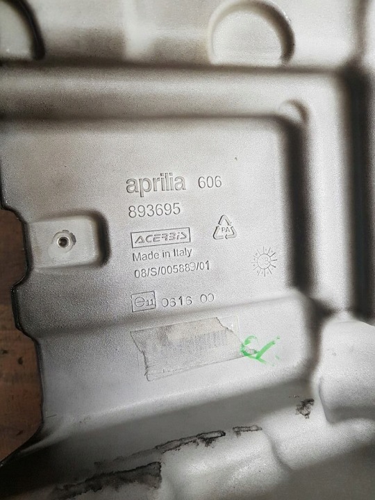 RÉSERVOIR CARBURANTS RÉSERVOIR APRILIA RSV4 893695