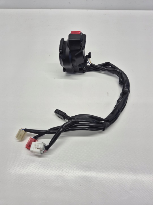 YAMAHA MT-09 (21-23) COMMUTATEUR DROIT