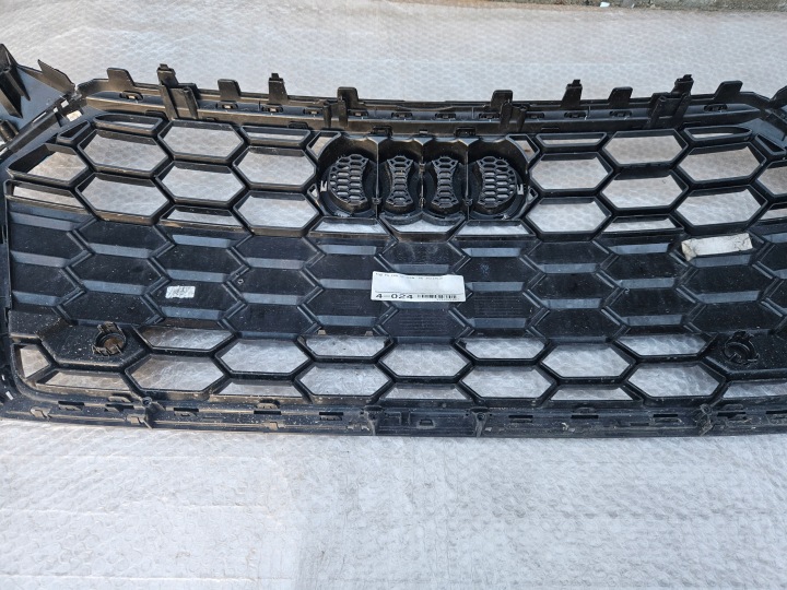 AUDI A5 LIFT 8W6 S-LINE GRILLE CALANDRE 8W6853651BL
