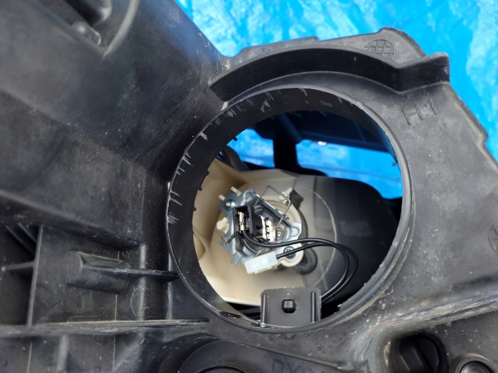 TOYOTA PROACE CITY PROJECTEUR GAUCHE PHARE AVANT EUROPE 9835780680