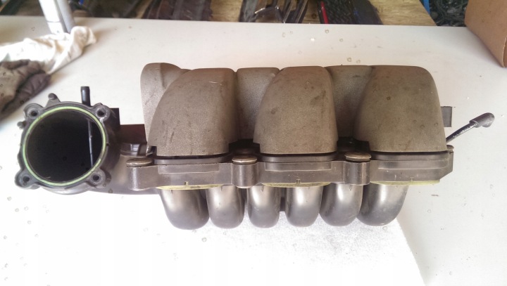 COLLECTEUR ADMISSION AUDI A4 A5 A6 Q5 3.2 FSI 06E133210L