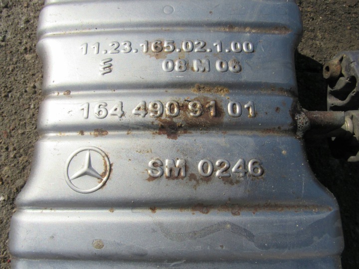MERCEDES ML GL X164 W164 164 4.7 5.5 SILENCIEUX CENTRAL ÉCHAPPEMENT TUYAU 1644909101