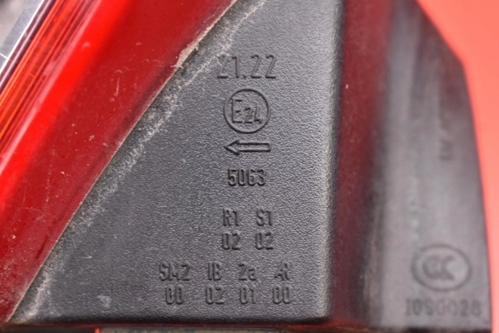 PHARE GAUCHE ARRIÈRE ARRIÈRE 31395844 VOLVO S40 V40 2 II 5D HAYON 12-16