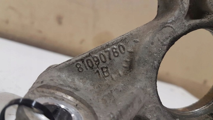 PEUGEOT PARTENAIRE 2013 SUPPORT FIXATION ROULEMENTS SUPPORTS ARBRE DE TRANSMISSION