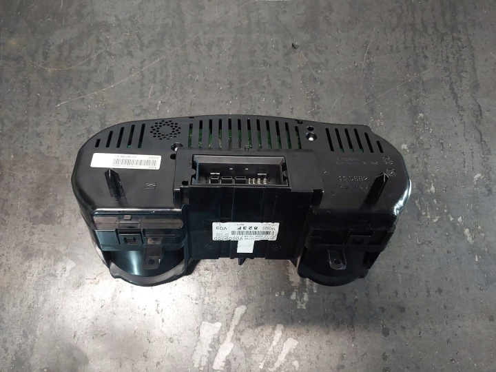 COMPTEUR COMPTEUR DE VITESSE SEAT LEON (1P) 1P0920823F