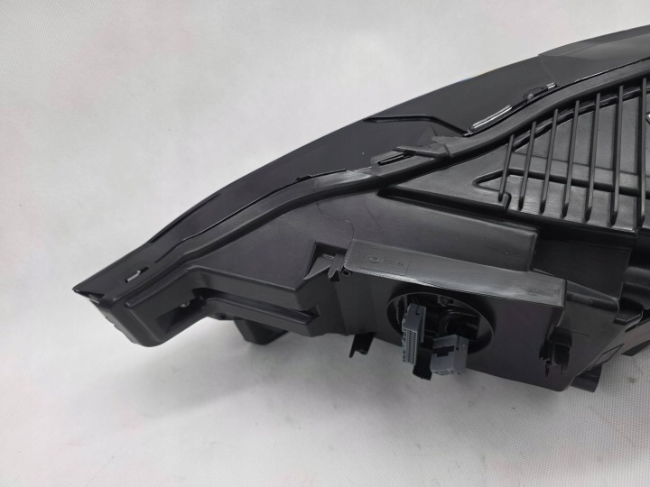 VOLVO XC60 II 17+ PHARE PROJECTEUR AVANT DROITE COMPLET LED MID EUROPE 31656617