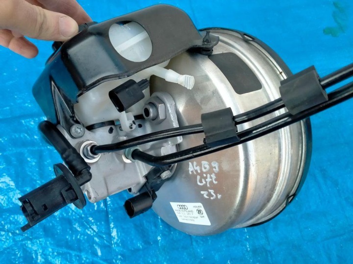 AUDI A4 B9 LIFT 8W0612103P SERVO SERVO POMPE DE FREIN ORIGINAL