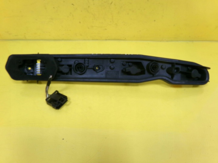 DOUILLE D'AMPOULE DROIT ARRIÈRE HAYON 3D OPEL CORSA C NR149